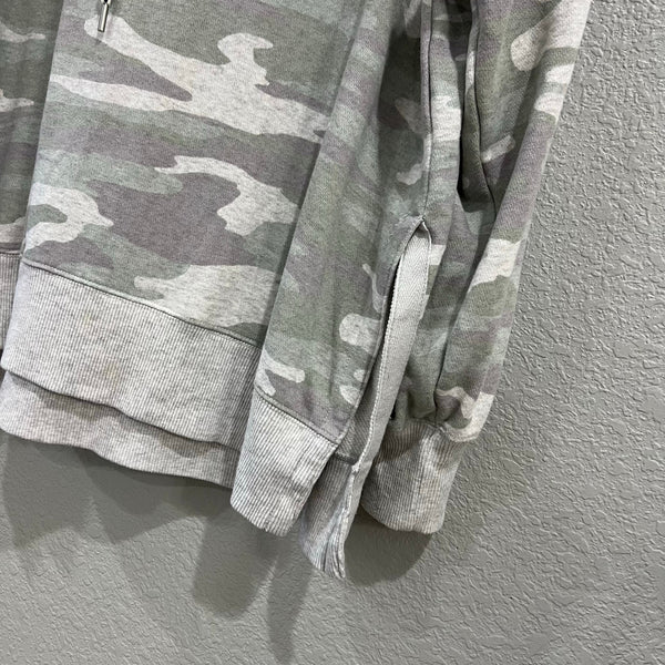 Aerie Camo Side Slit Hooded Pullover Large