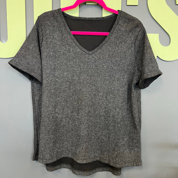 Women's Gray V-Neck Top Size Small