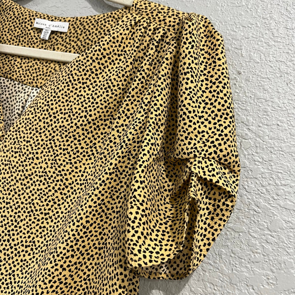 Maison D' Amelie Cheetah Print Ruched Sleeve V-Neck Blouse Small