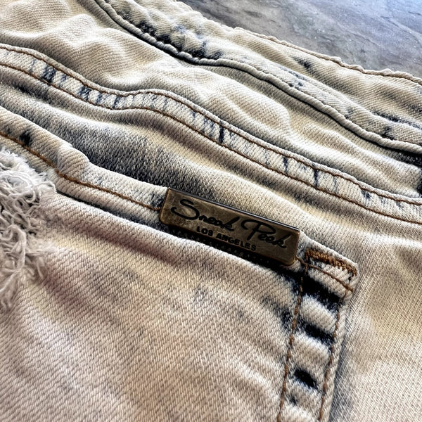 Sneak Peek Low Rise Light Wash Denim Cutoff Shorts Medium