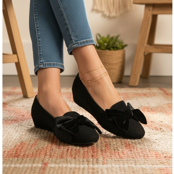 NWT Black Velvet Bow Slip on Shoes Size Women's 8