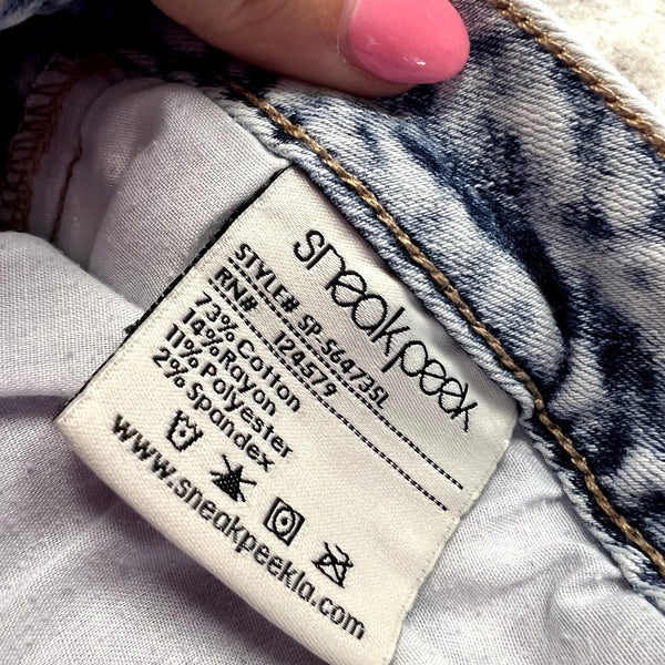 Sneak Peek Low Rise Light Wash Denim Cutoff Shorts Medium
