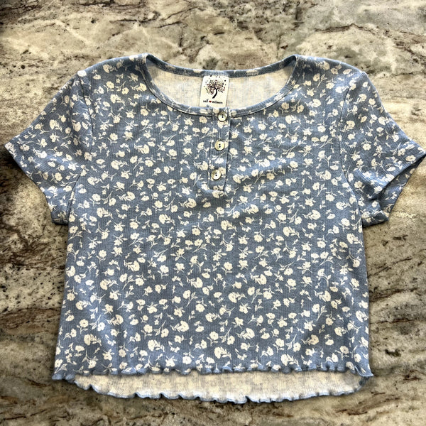 NWT Self Esteem Periwinkle Floral Ribbed Crop Tee Size Medium