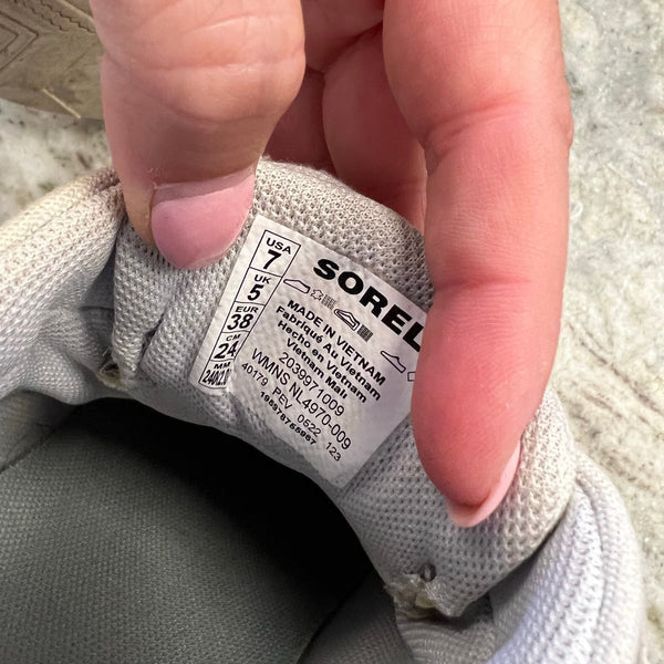 Sorel Women's Out N About III Low Canvas Sneaker Moonstone + Sea Salt Size 7