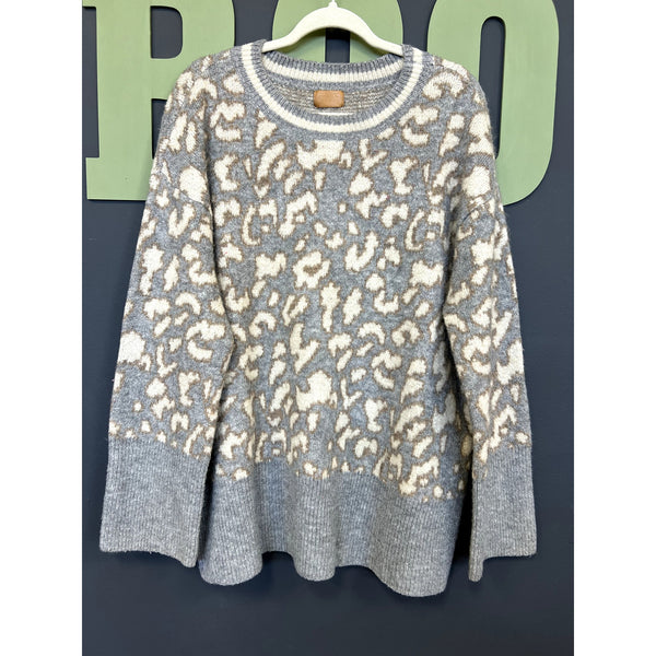 POL Chunky Gray Leopard Sweater Size Medium