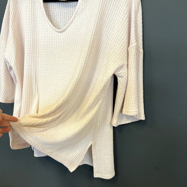 143 Story Boutique Waffle Knit Keyhole Blouse Small