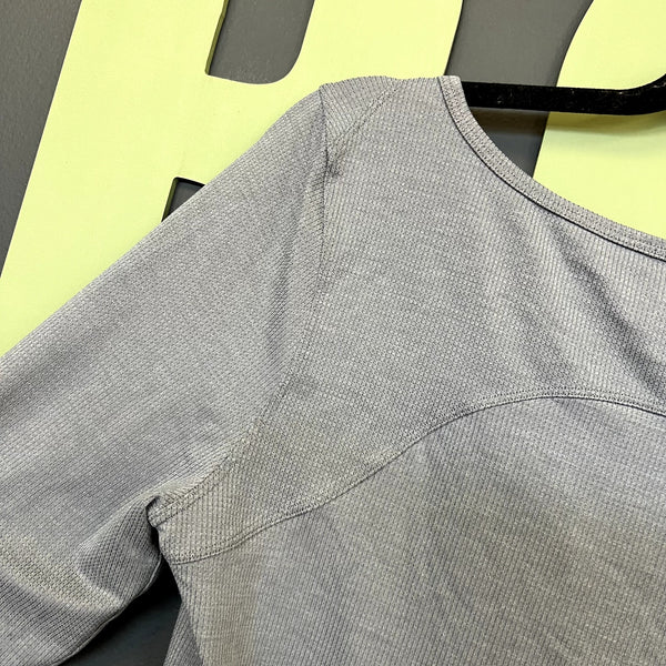 Lululemon Gray Cropped Long Sleeve V-Neck Top Size 8