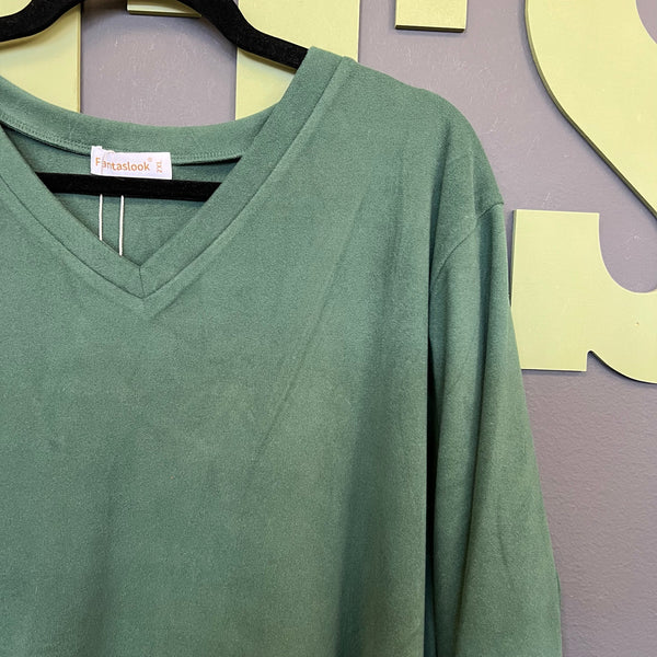 NWT Women's Dark Green V-Neck Cozy Sweater Size 2XL