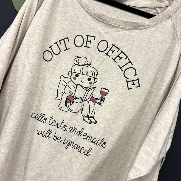 Out of Office Lightweight Graphic Sweatshirt Size 4X