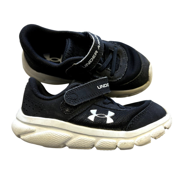Under Armour Black Kids Athletic Sneakers Size 7K