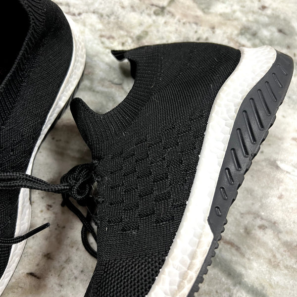 Women's Black Slip On Sneakers Size 6.5