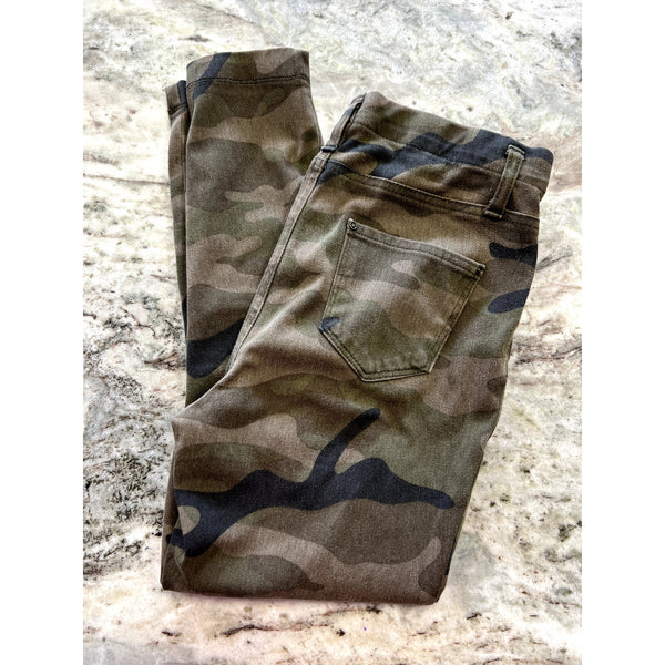 Time and Tru Camo Pull on Pants Size Medium