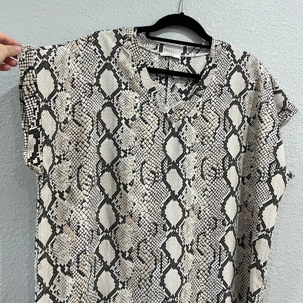 Jodifl Boutique Snake Print V-Neck Flowy Boxy Blouse Large