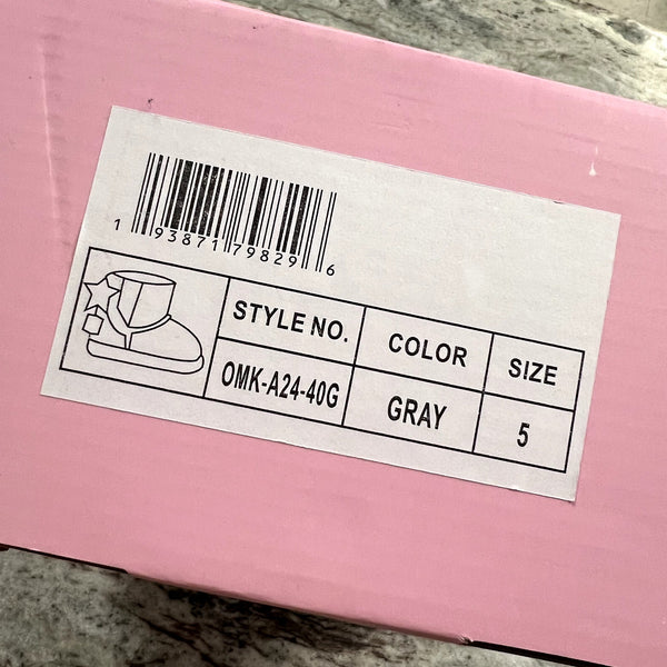 NEW Olivia Miller Girl Gray Fuzzy Sherpa Boots Size 5 Youth