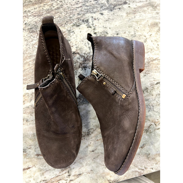Hush Puppies Brown Leather Ankle Booties Size 9