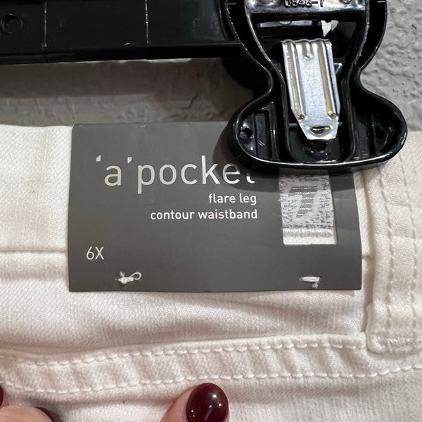 NWT Girls White 7FAM 7 For All Mankind A Pocket Flare Jeans Size 6X