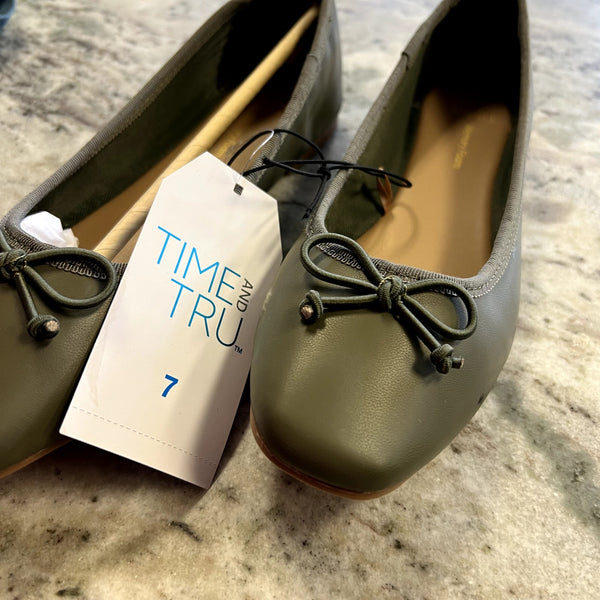 NWT Time and Tru Olive Green Slip On Ballet Flats Women's Size 7