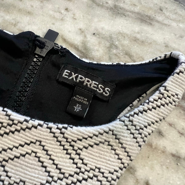 Express Black + White Racerback Crop Blouse XS