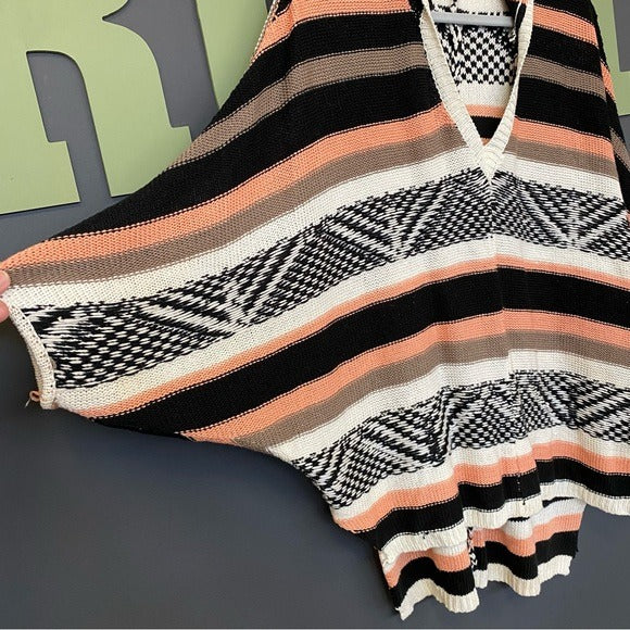 Women’s Overiszed Poncho Sweater Med/Large