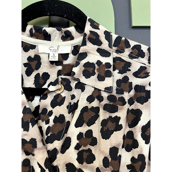 Easel Boutique Leopard Print Short Sleeve Romper Size Small