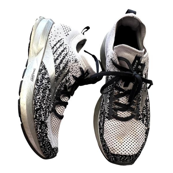 Brooks Levitate 3 Black & White Running Sneakers Size 9.5