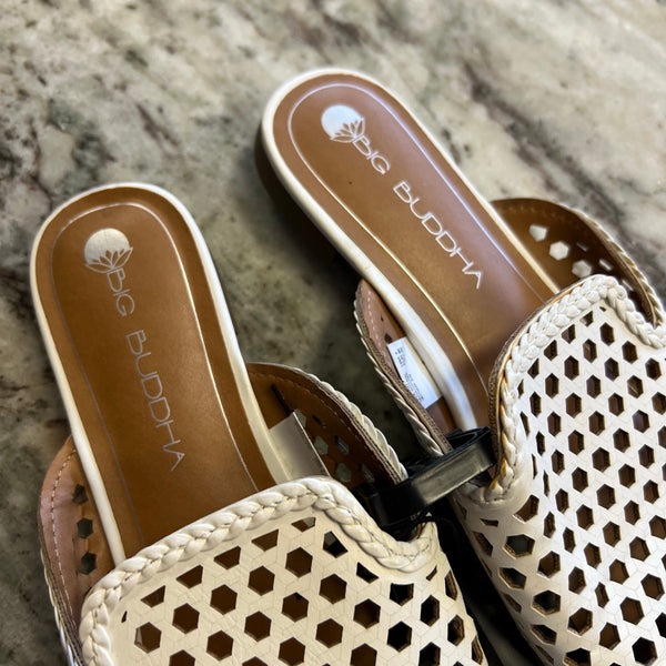 NWT Big Buddha White Woven Mule Pointed Toe Sandal Size 7