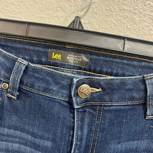 Lee Jeans Women's Regular Fit Mid Rise Bootcut Dark Wash Jeans Size 14 Long