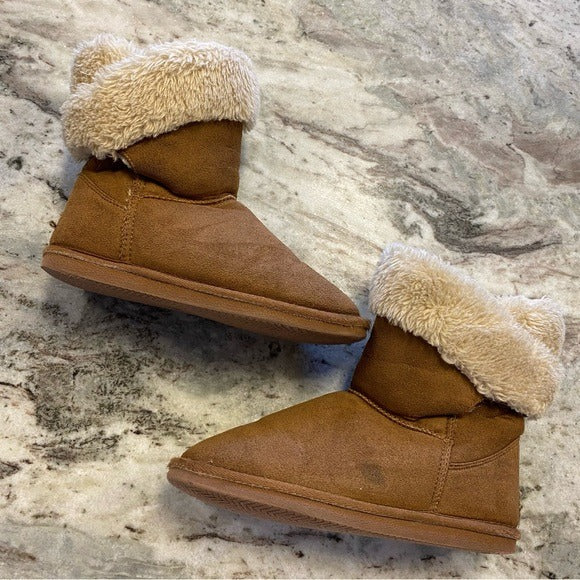 Apres Warm Fuzzy Short Booties Size 5Y