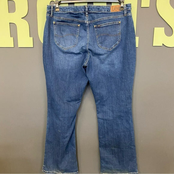 Lee Women’s Regular Fit Bootcut Mid Rise Dark Wash Jeans Size 20