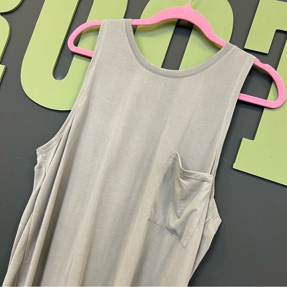 NWT Love Tree Boutique Gray Pocket Tank Top Size Large