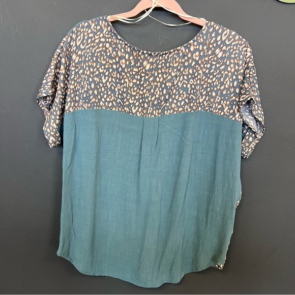 Umgee Scoop Neck Denim Blue + Leopard Flowy Blouse Size Large