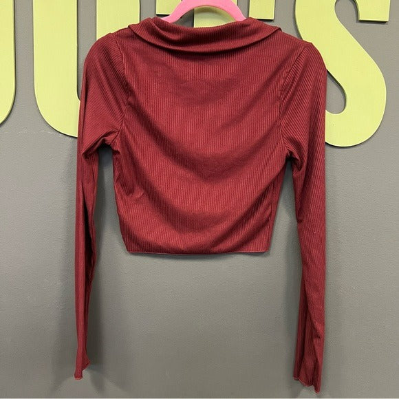 Lavish Maroon V-Neck Zip Front Blouse Medium